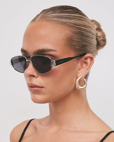 THE EARLE - SILVER-SMOKE