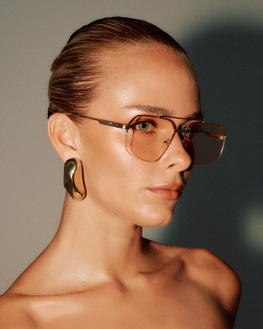 THE HOOPER - GOLD-LIGHT PEACH